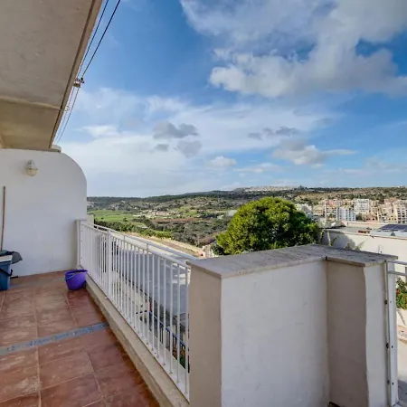 Davina House - Terrace&garden - Sea Views Ferienhaus