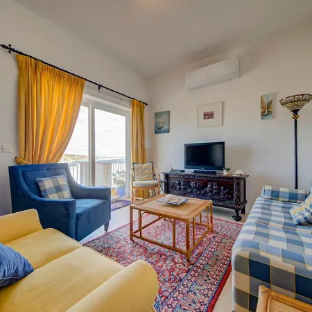 Vakantiehuis Davina House - Terrace & Garden - Sea Views