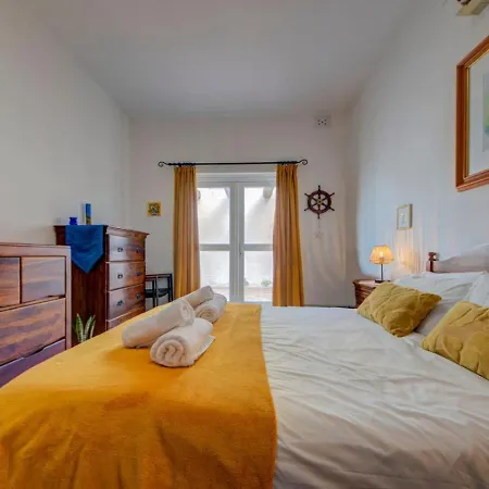 Davina House - Terrace & Garden - Sea Views *