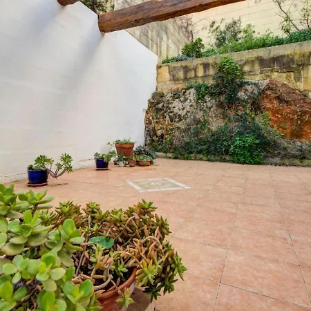 Davina House - Terrace & Garden - Sea Views *